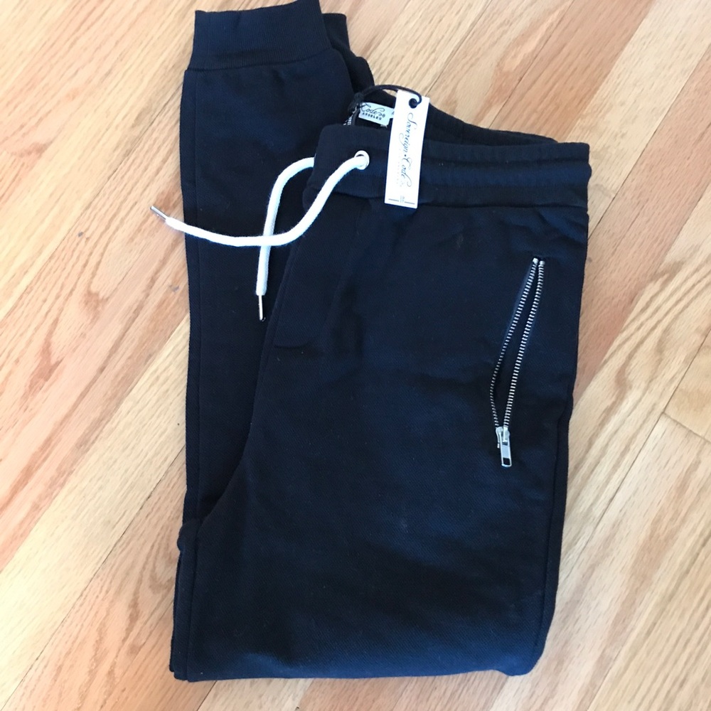 NWT!! Sovereign Code sz sm men’s black joggers.